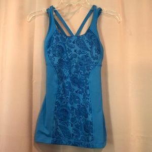 Lululemon criss cross strap top with removable bra inserts. Blue Size 4.